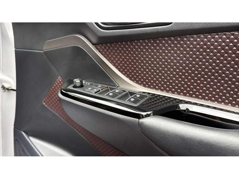 2017 Toyota C-HR - image 17