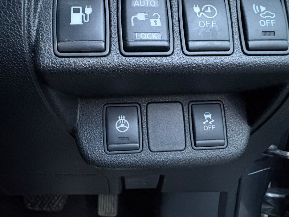 2015 Nissan Leaf - image 10