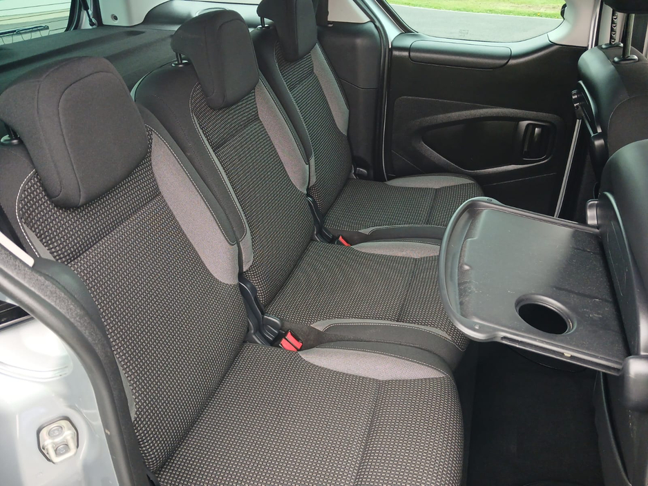 2018 Peugeot Partner - image 21