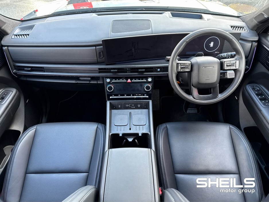 2025 Hyundai Santa Fe - image 3