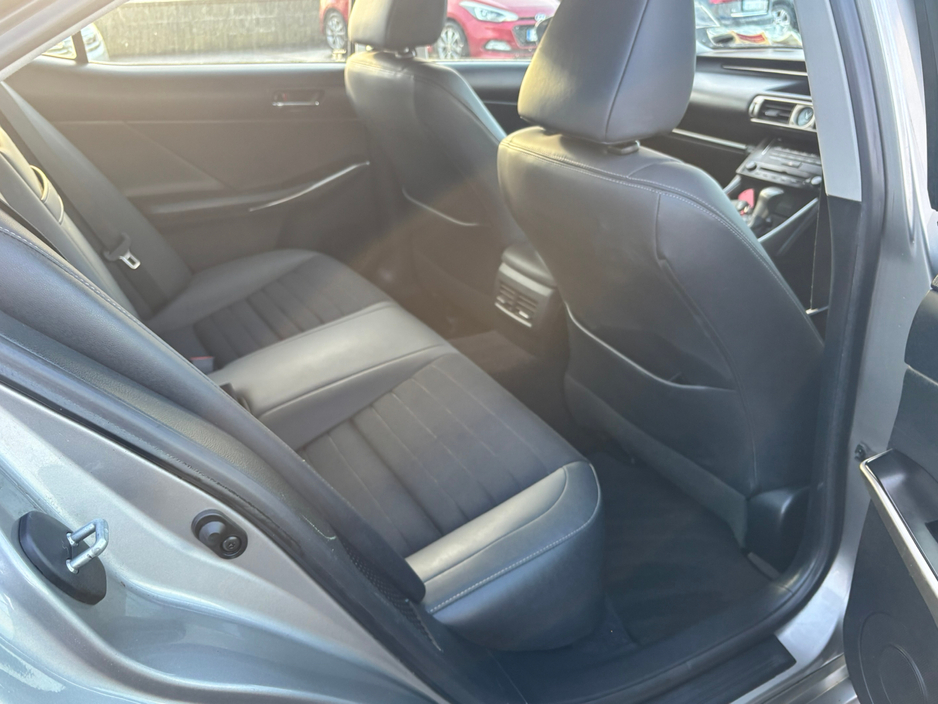 2014 Lexus IS 300 h  €10,000