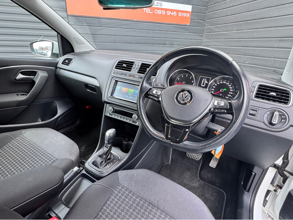 2015 Volkswagen Polo - image 12