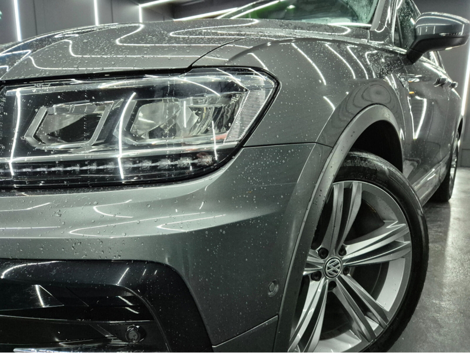 2020 Volkswagen Tiguan - image 2