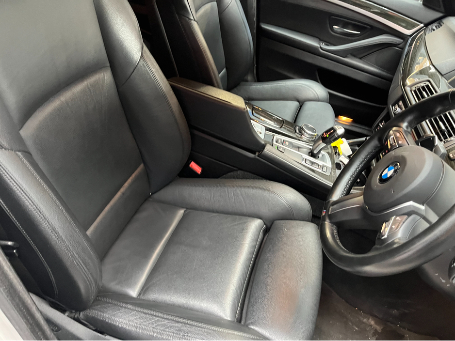 2017 BMW 5 Series - image 11