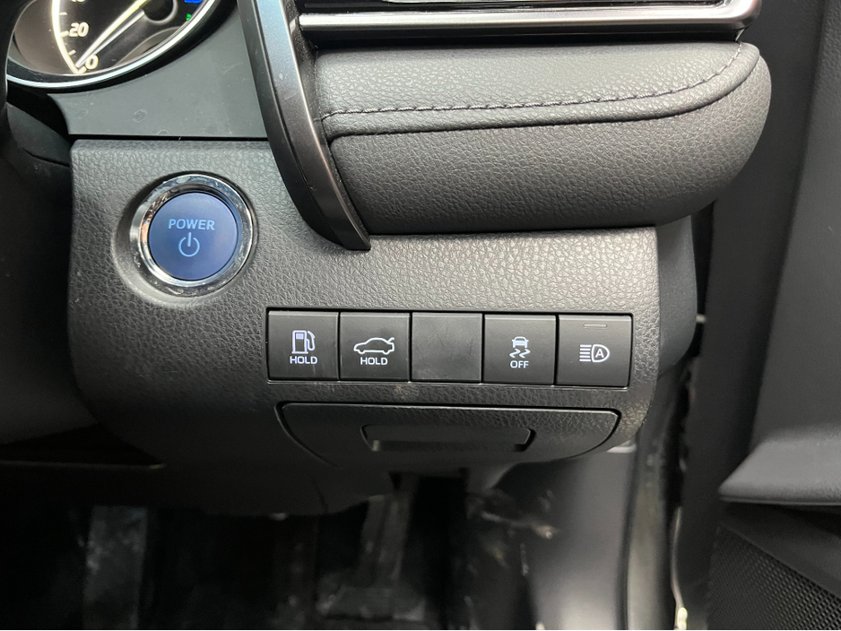 2022 Toyota Camry - image 12