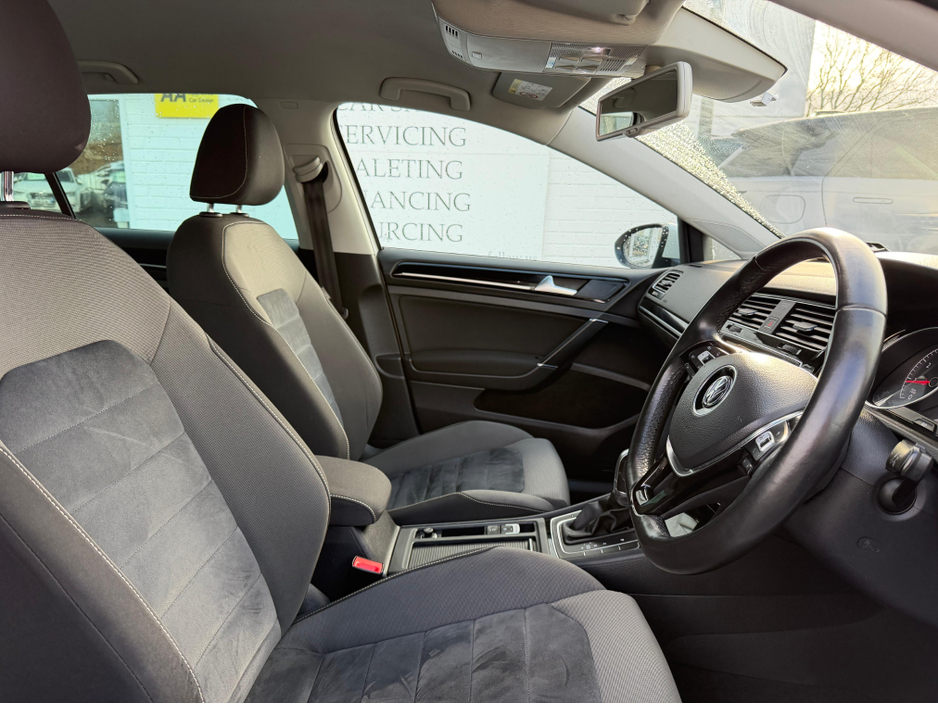 2016 Volkswagen Golf - image 14