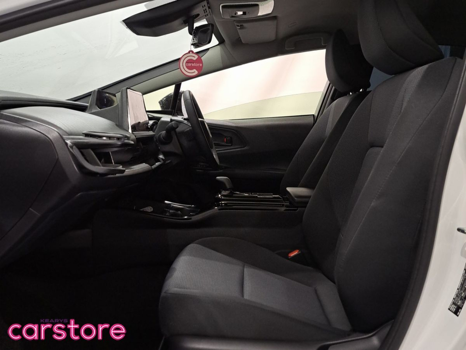 2024 Toyota Prius - image 9