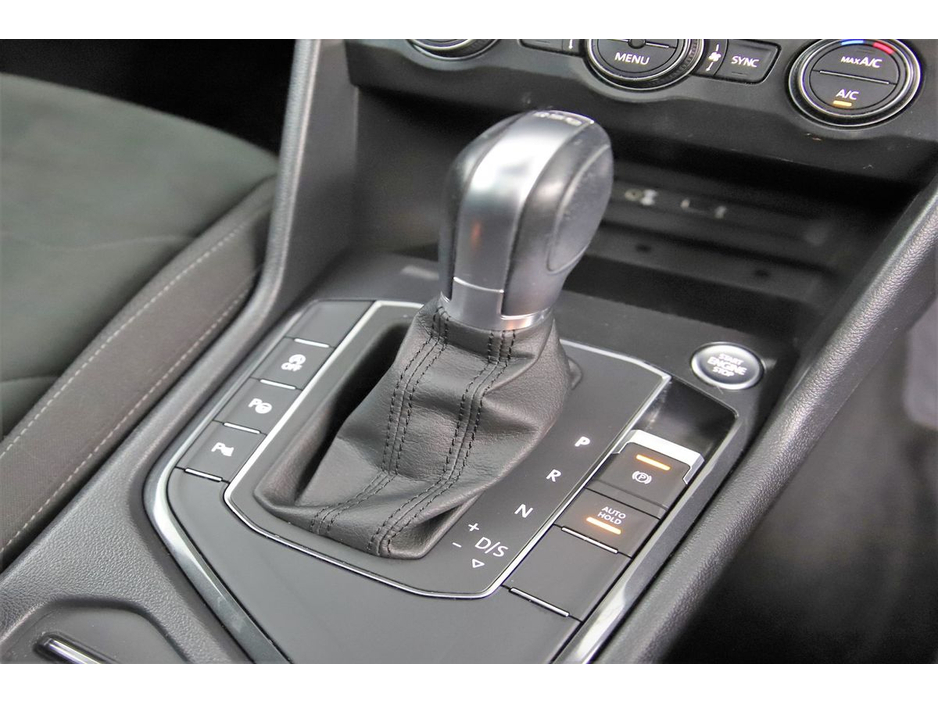 2017 Volkswagen Tiguan 2.0 TDI HIGHLINE 150HP*ALLOYS*PRIVACY GLASS* €25,890