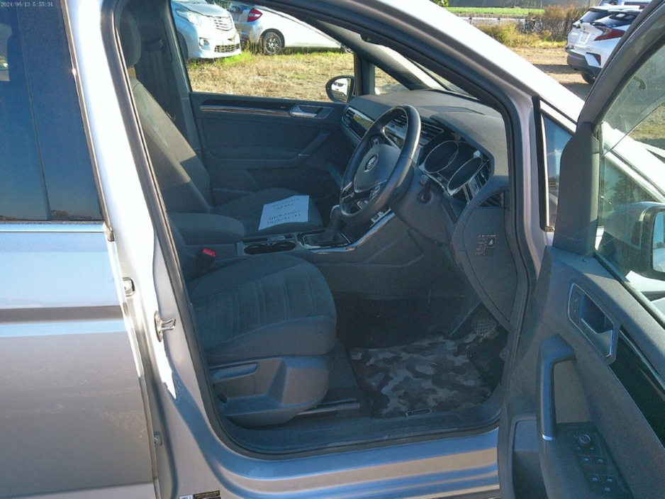 2020 Volkswagen Touran  €27,950