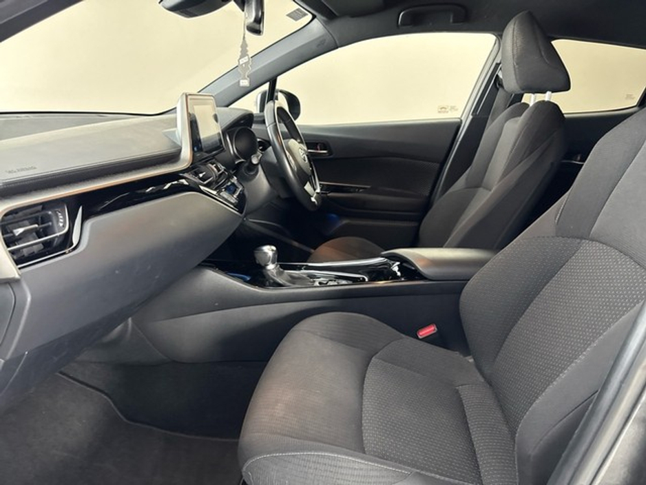 2019 Toyota C-HR - image 6