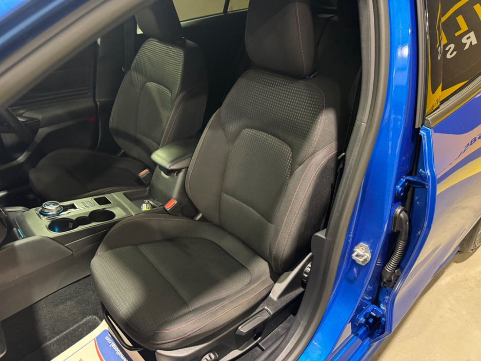 2023 Ford Focus - image 9