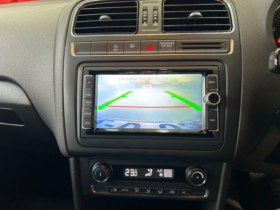 2017 Volkswagen Polo - image 8