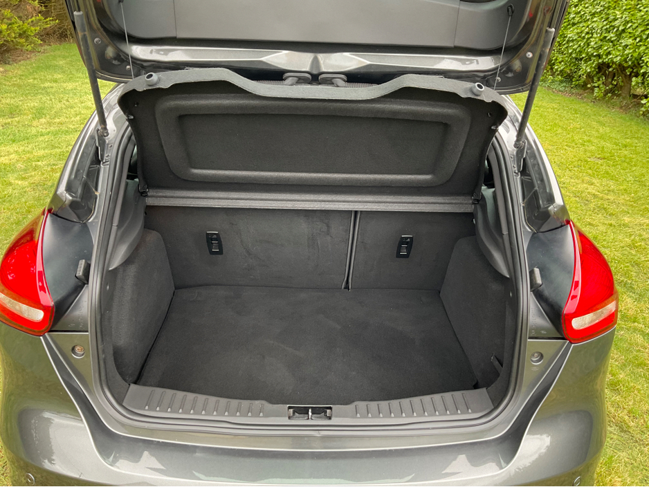 2017 Ford Focus - image 22