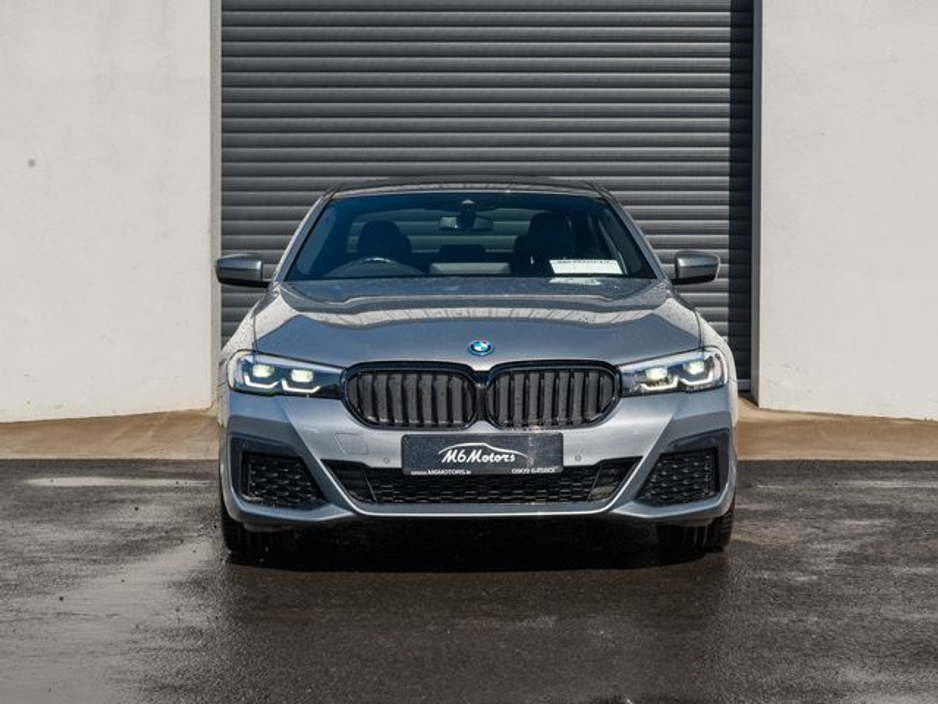 2022 BMW 5 Series - image 2