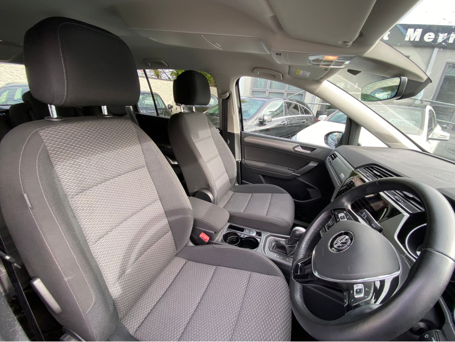 2020 Volkswagen Touran - image 13