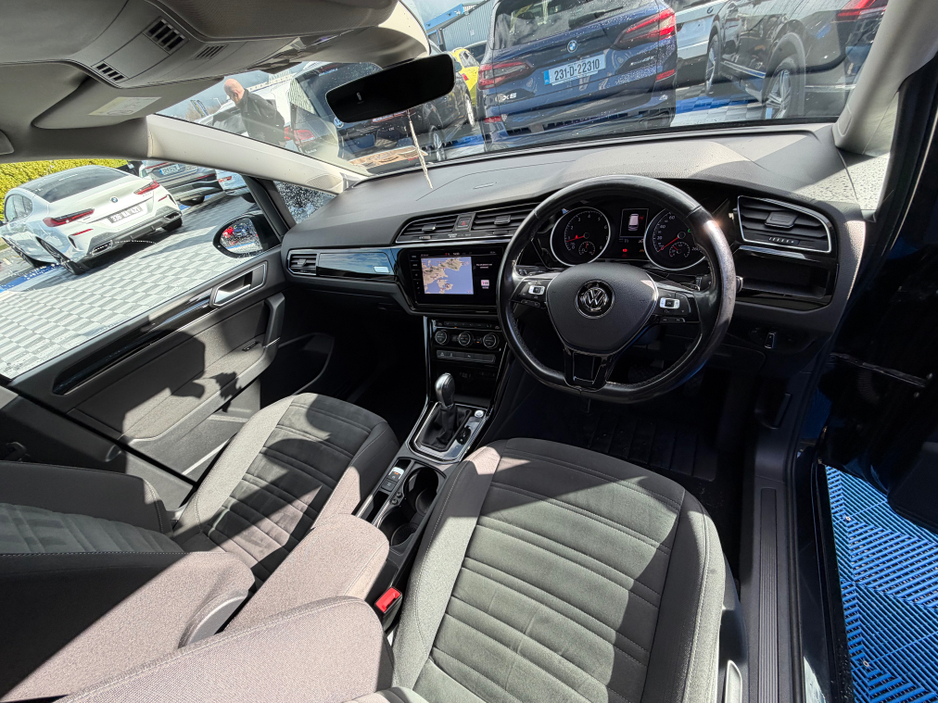 2017 Volkswagen Touran - image 15