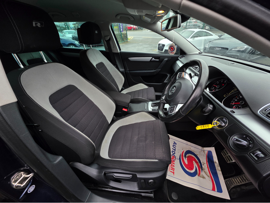 2015 Volkswagen Passat - image 3