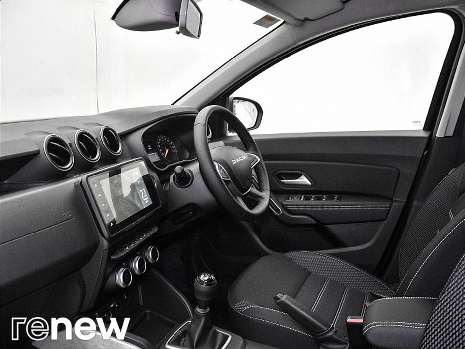 2023 Dacia Duster - image 5