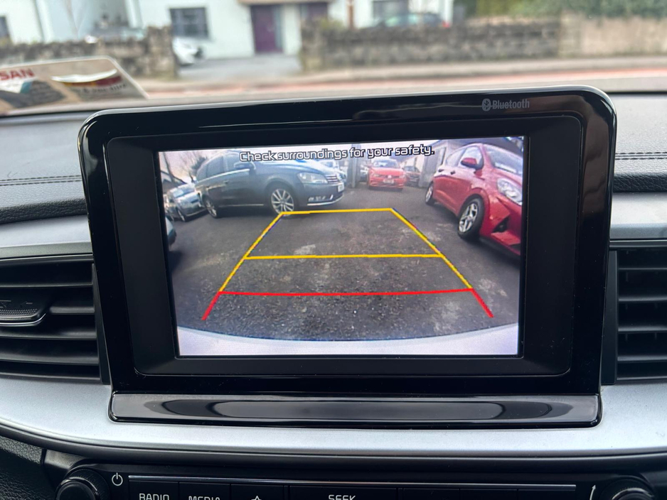 2020 Kia Ceed - image 2