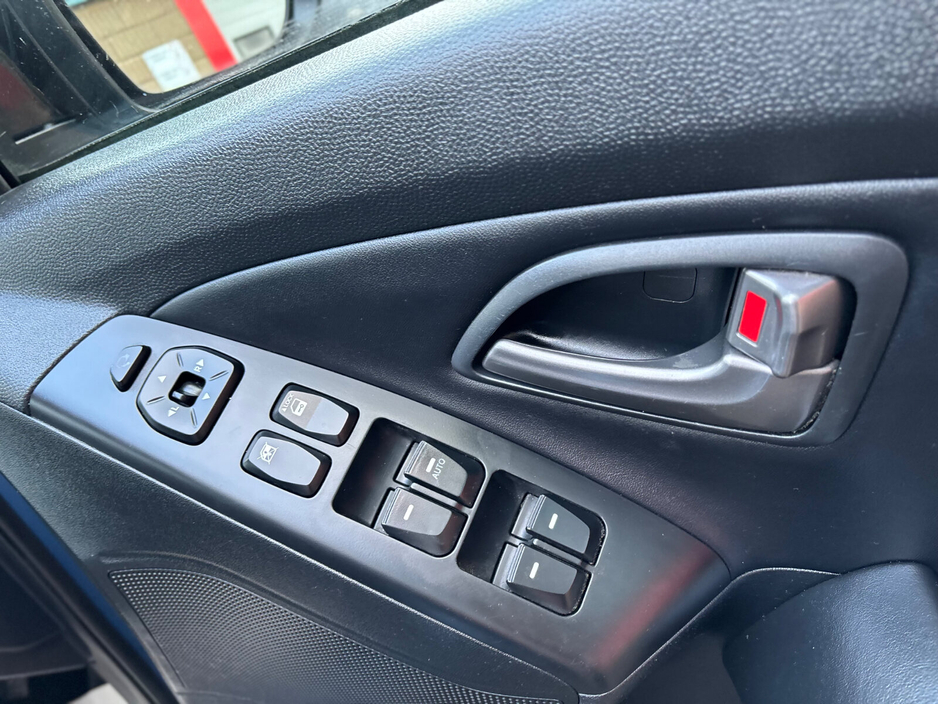 2015 Hyundai ix35 - image 11