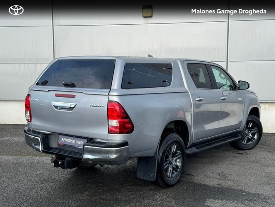 2023 Toyota Hilux - image 2