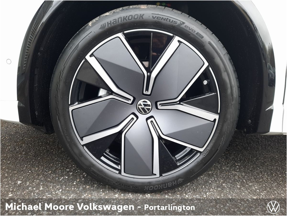 2026 Volkswagen Tiguan - image 9