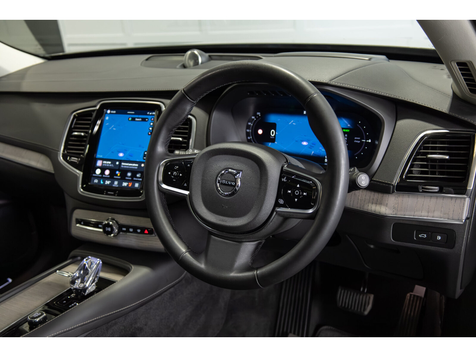 2024 Volvo XC90 - image 9
