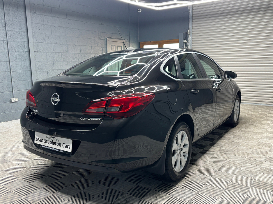 2018 Opel Astra - image 10