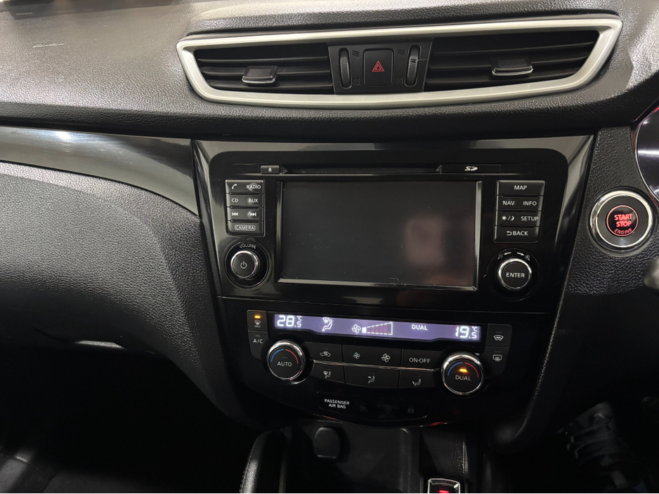 2015 Nissan Qashqai 1.5 DCI TEKNA 110PS 5DR**FULL LEATHER**PAN ROOF** €8,995