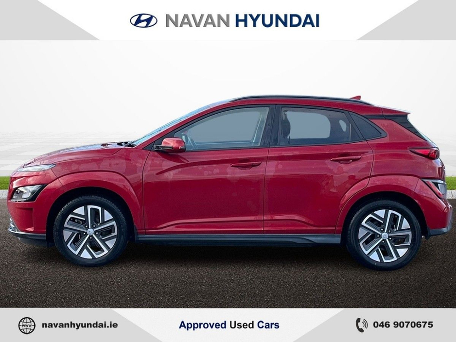 2022 Hyundai Kona EV Premium 64 kWh €21,850