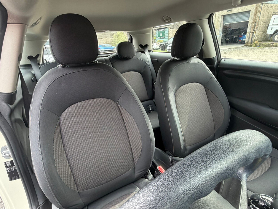 2016 MINI Hatch - image 17