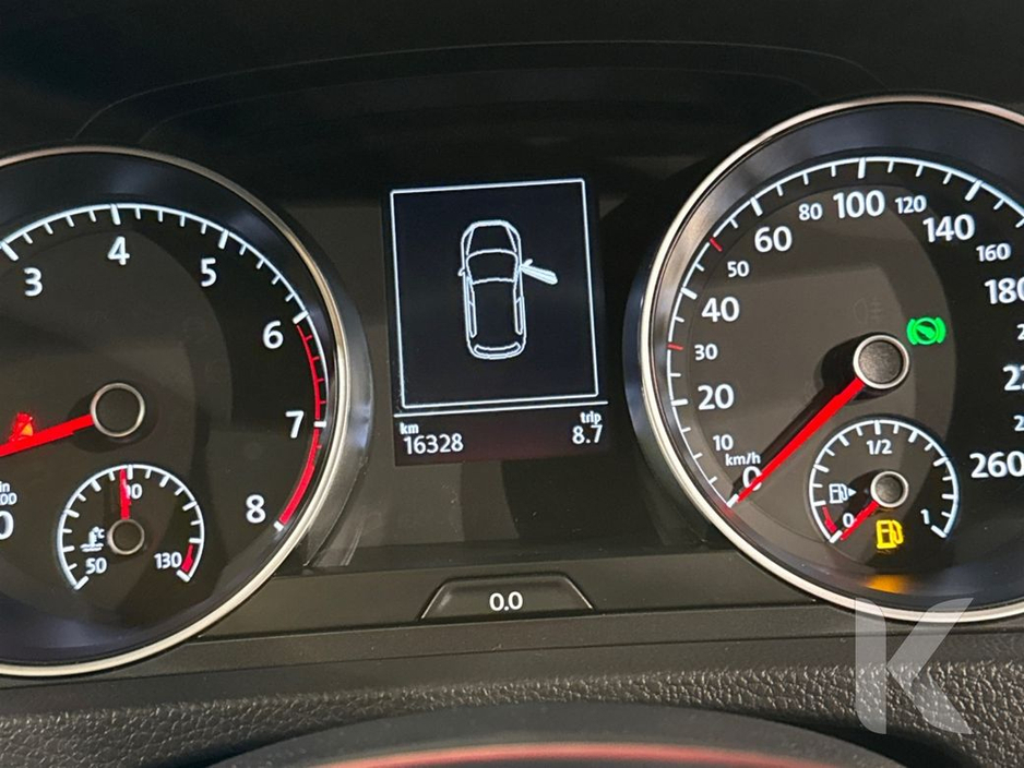 2018 Volkswagen Golf - image 17