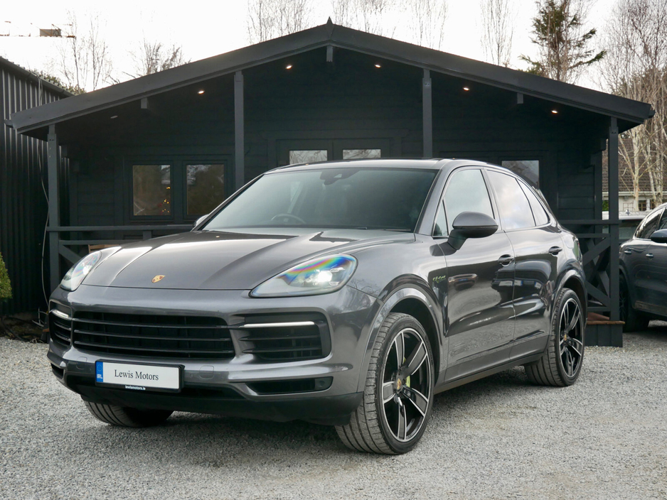 2020 Porsche Cayenne 3.0 V6 E-HYBRID 4WD AUTO €59,950