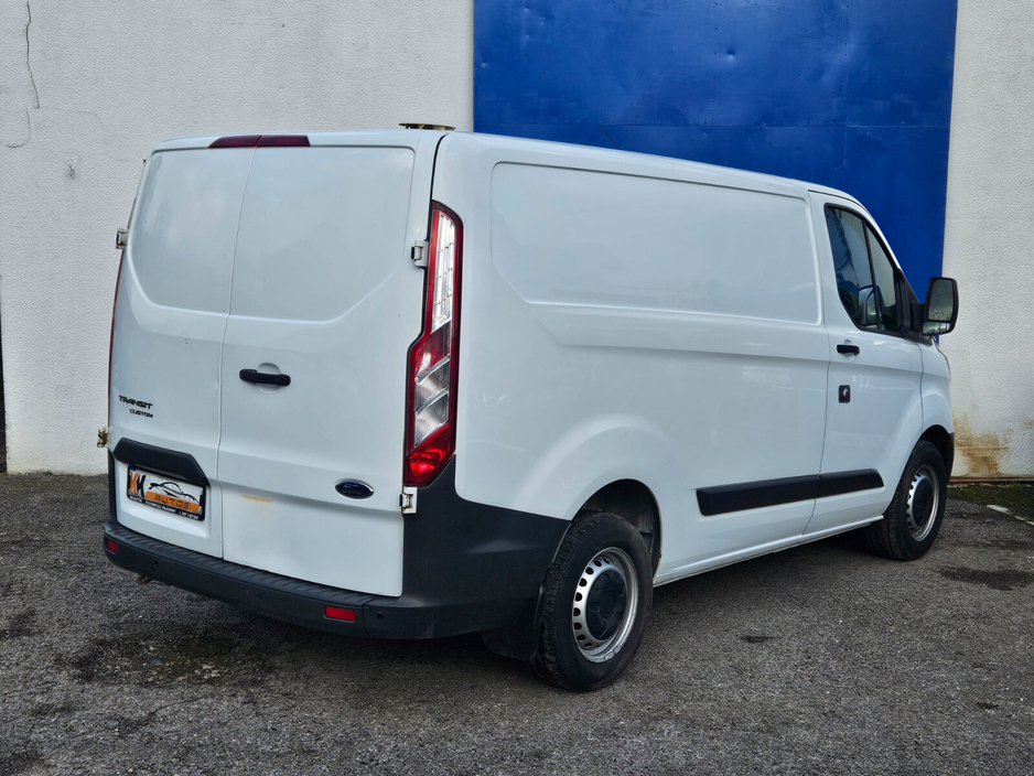 2017 Ford Transit Custom - image 5