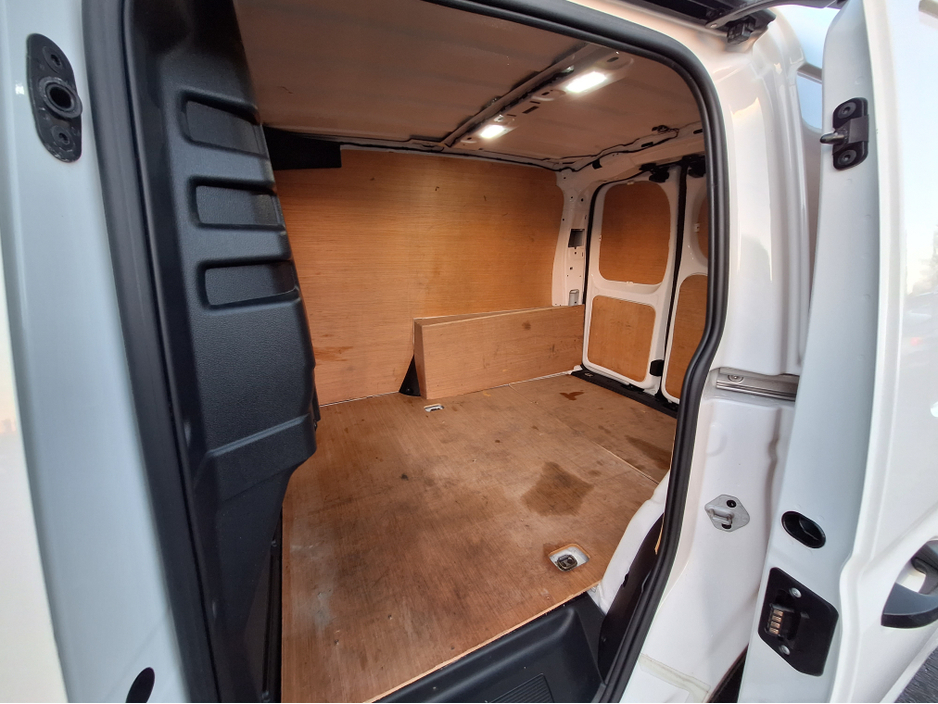 2021 Volkswagen Caddy CARGO 2.0 TDI 6SPEED *Immaculate/High Spec/Apple Carplay/Android Auto* €13,500