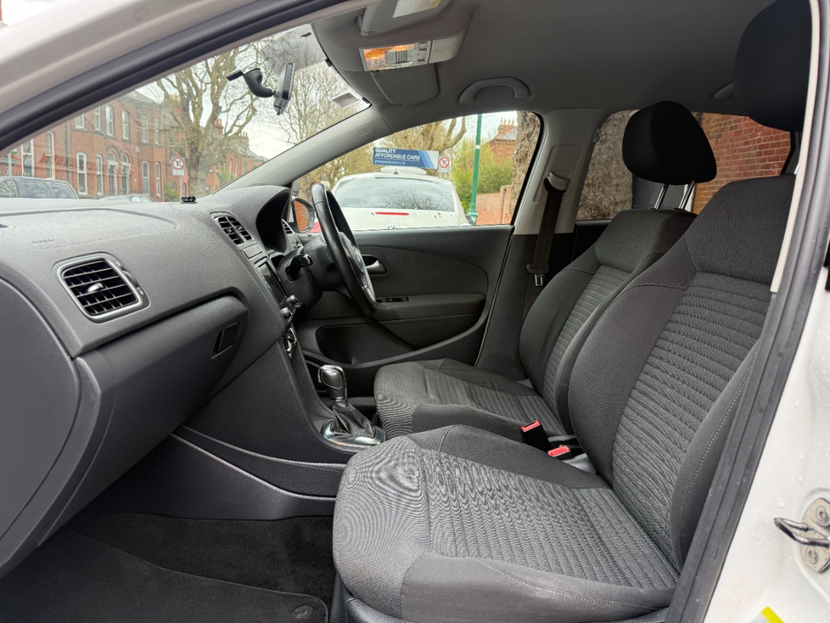 2013 Volkswagen Polo - image 10
