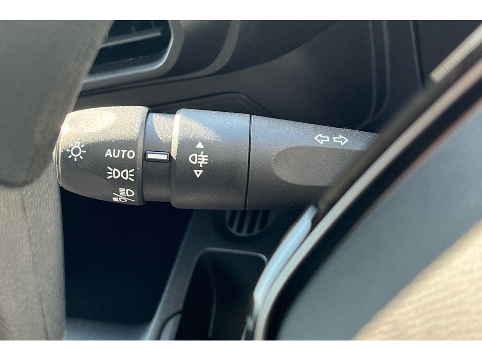 2024 Peugeot Partner - image 15