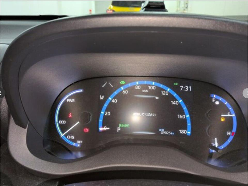 2023 Toyota Yaris Cross - image 6