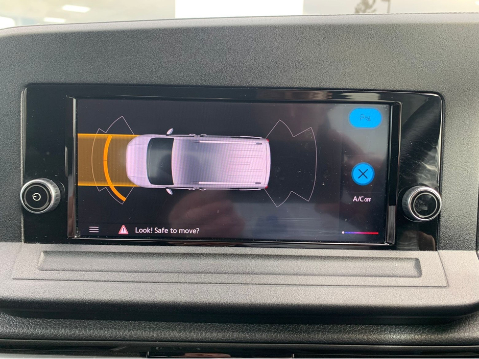 2023 Volkswagen Caddy Maxi - image 5