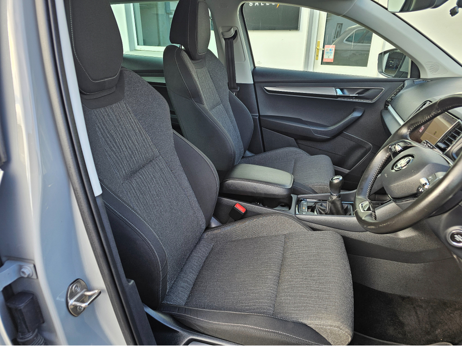 2021 Skoda Karoq - image 12