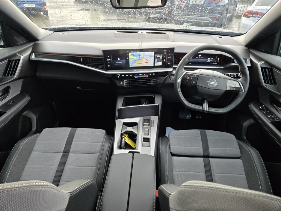 2025 Opel Grandland GS 73 kWh BEV €38,000