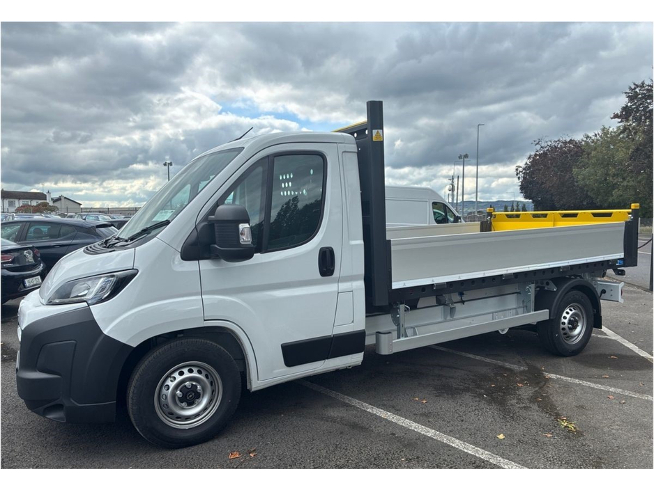 2026 Opel Movano - image 4