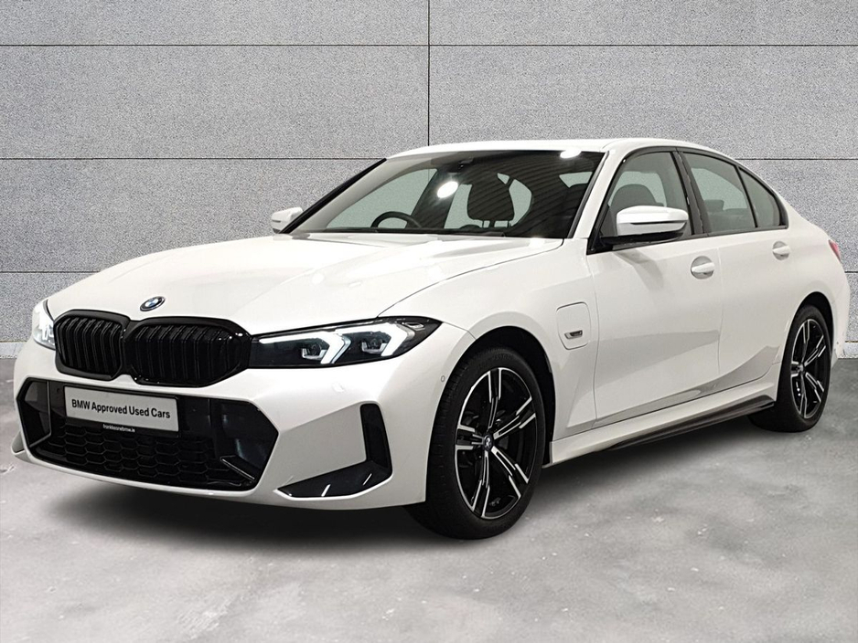 2023 BMW 3 Series - image 26