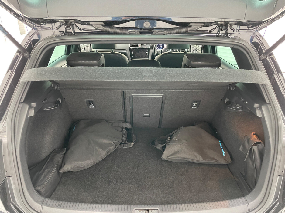 2018 Volkswagen Golf - image 13
