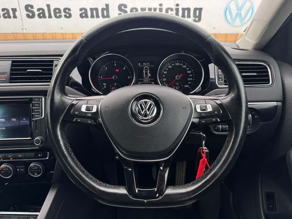2017 Volkswagen Jetta - image 28