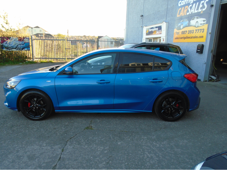 2019 Ford Focus - image 3