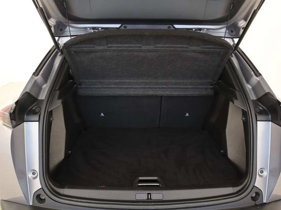 2021 Peugeot 2008 - image 15