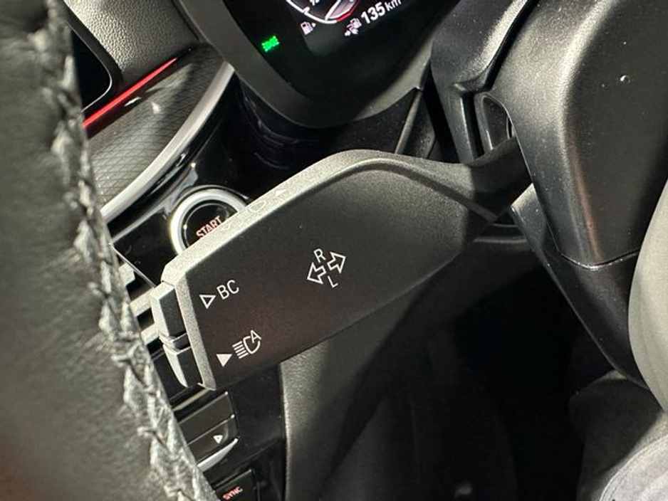 2020 BMW 5 Series - image 18