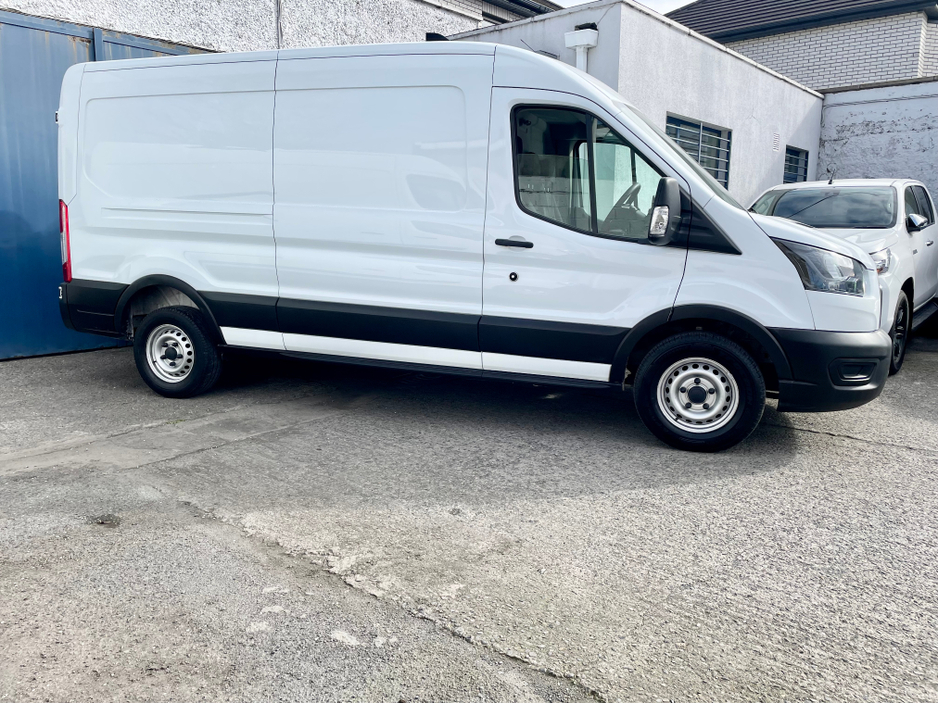 2023 Ford Transit - image 3