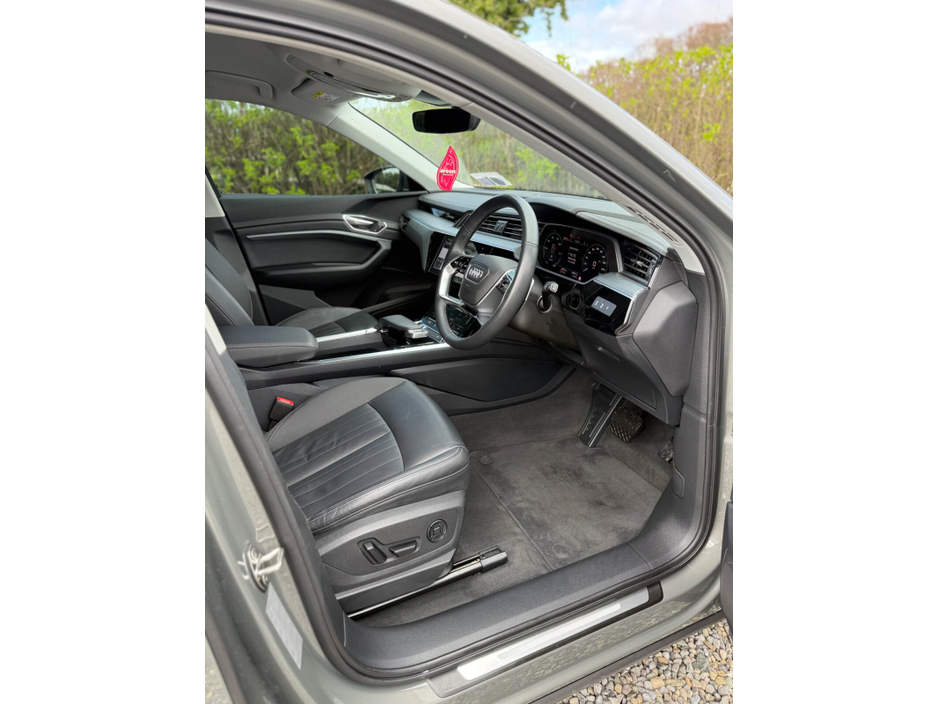 2024 Audi Q8 - image 23